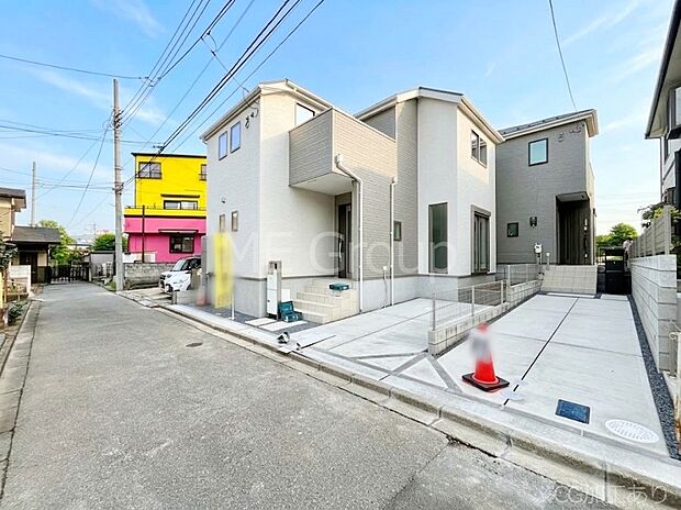 【前面道路含む現地写真】堂々完成！！ ここから始まる新生活を応援いたします！ 