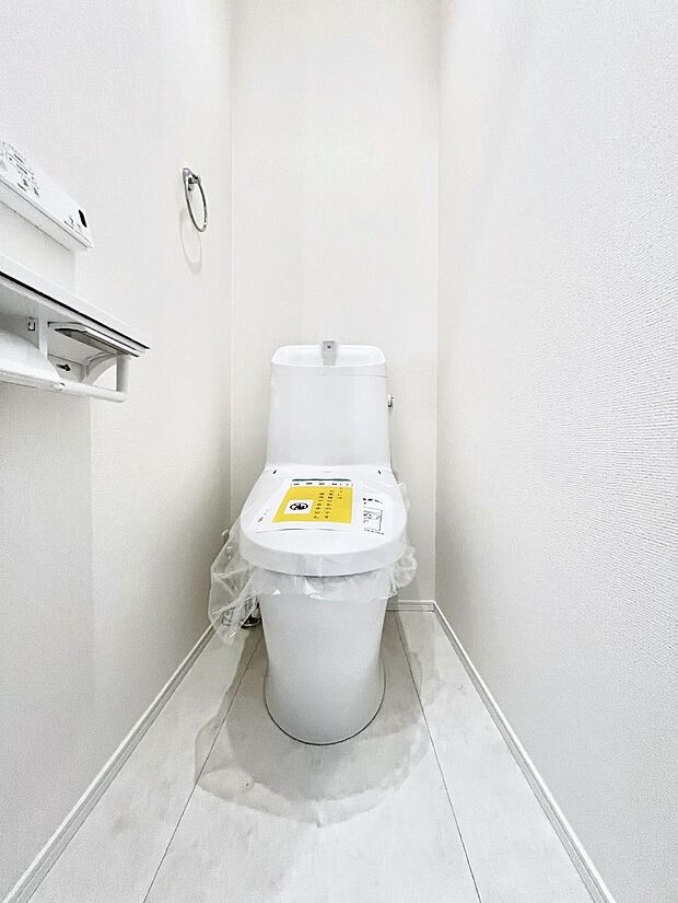 【トイレ】ウォシュレット付きトイレが1階と2階それぞれに配置されていてとても便利です。