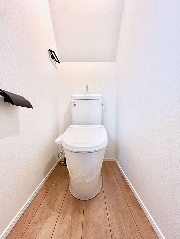 【トイレ】トイレは安心の２箇所！朝のバタバタも一安心です。 