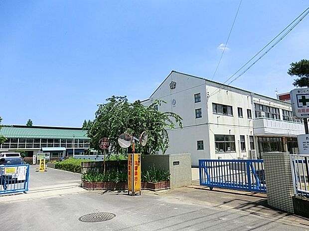 春日部市立桜川小学校(約1,000m・徒歩13分)
