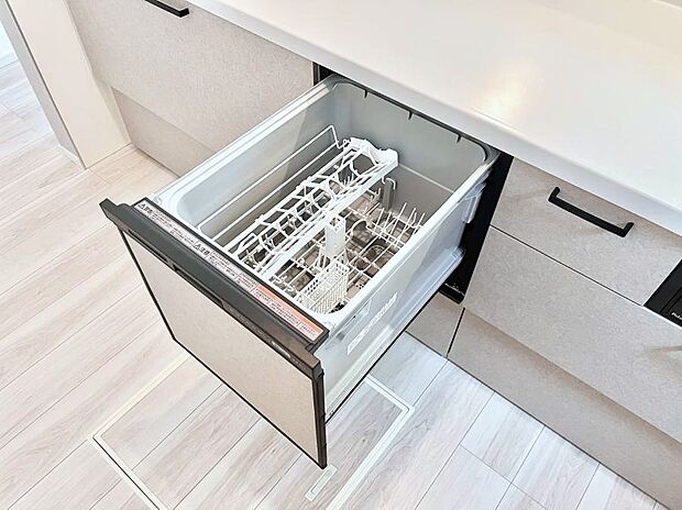 【食洗機】面倒なお片づけは食洗機にお任せ！家事の負担が減って、時間にも気持ちにもゆとりができます。
