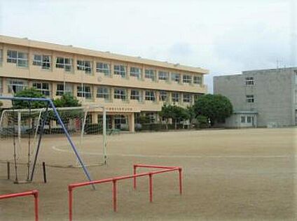 つくば市立大曽根小学校 約900m