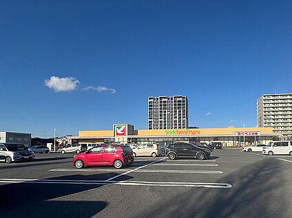 ヨークベニマルひたち野うしく店 約1,100m(徒歩約14分)