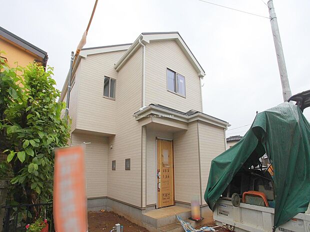 『完成予想図』
西武新宿線「入曽」駅まで徒歩20分♪この街で・この家で暮らしたいと思わせる理由を是非現地でお確かめ下さい。
※イメージパース　実際のものとは異なります。