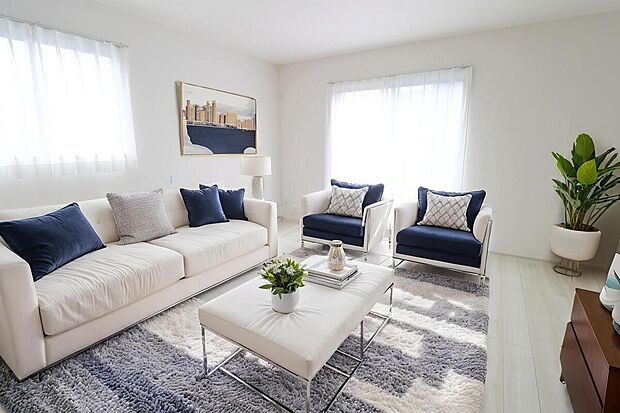 明るく開放感のあるリビング。対面式キッチンは、いつでもご家族を感じられる空間作りの重要ポイントになりそうです。※家具をCGで加工しています。家具付き販売ではございません。