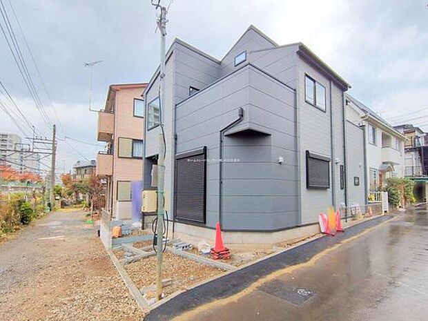 お子様から「自分の部屋がほしい…」そんな成長もうれしいこの頃。お子様のさらなる成長を共に見守る新築マイホーム。お子様が巣立った後も、豊かな人生も支えてくれる。パートナーのような住まいです☆