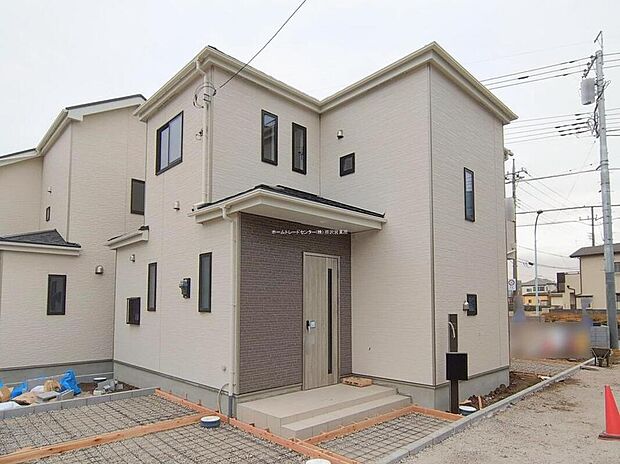 『D号棟』
住宅性能評価で耐震等級３（最高等級）を取得！お客様を守る大切な住宅だからこそ、第三者の検査を受けて安心して住んでいただける住宅をご案内させて頂きます。