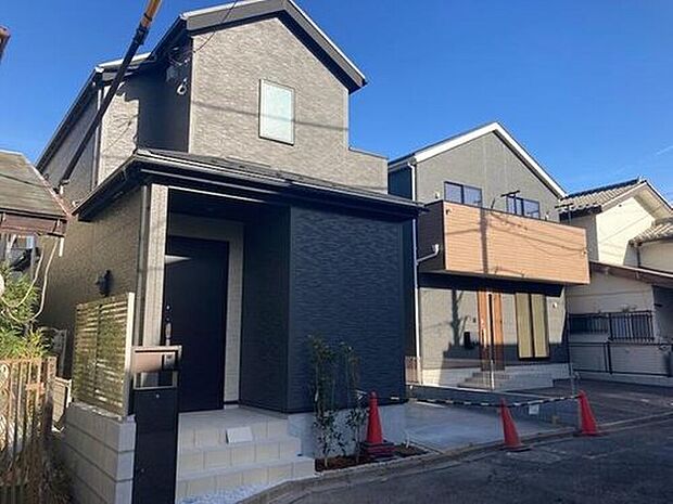 『１号棟』
気になった物件すぐにご見学対応させていただきます♪平日・お仕事帰りなど、いつでもご案内可能です♪周辺環境と併せて、実際に現地をご確認ください♪