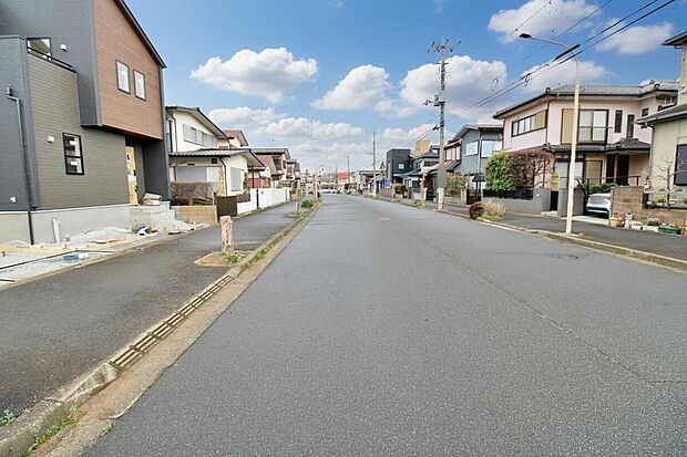 『１号棟』
ひとたび扉を開けばそこに待っているのは上質な空間とマイホームでの新生活をイメージさせる優雅なひととき。「この家なら…」ではなく「ここに住みたい♪」と思う感動をお届けいたします。