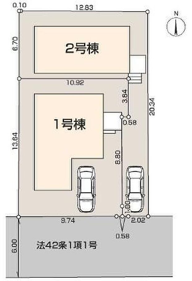 南道路、目の前は公園で開放感があります！幅員約６ｍでお車の出し入れもスムーズ♪第一種低層住居専用地域で落ち着いた住宅街です。