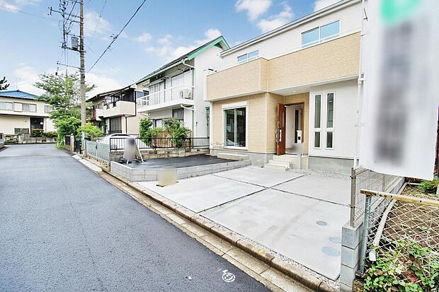 『１号棟』
駅前が再開発された入曽駅周辺は、きれいな街並みで買い物施設が豊富！落ち着いた住環境と利便性を両立できるエリアです。