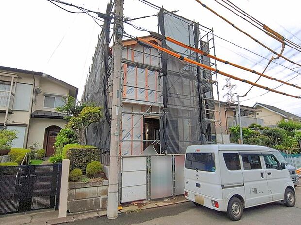 『2号棟』
気になった物件すぐにご見学対応させていただきます♪平日・お仕事帰りなど、いつでもご案内可能です♪周辺環境と併せて、実際に現地をご確認ください♪