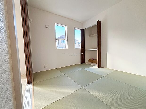 【和室】客間として、小さいお子様の目の届く遊び場や、お昼寝スペースとして。あると便利な、和室付きの間取りです。