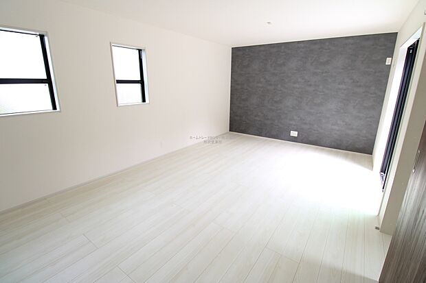 【リビング】広々としたLDKに、自分好みのインテリアでレイアウト。季節ごとに模様替えなども、楽しみの一つとなりそうです。