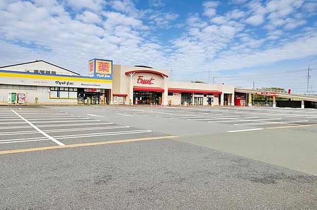 フーコットショッピングセンター（約988m）