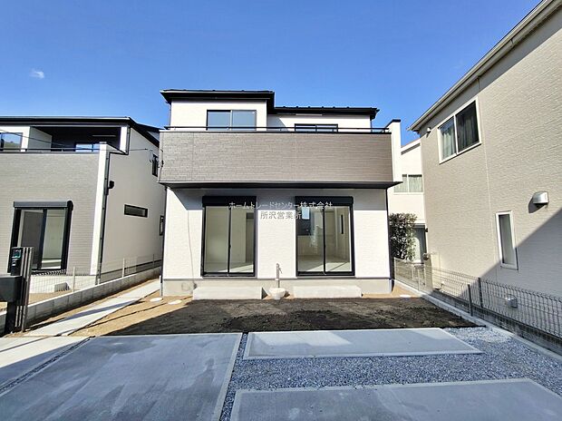 【現地外観写真】『３号棟』
住宅性能評価で耐震等級３（最高等級）を取得！お客様を守る大切な住宅だからこそ、第三者の検査を受けて安心して住んでいただける住宅をご案内させて頂きます。