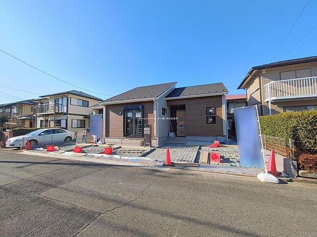 【現地外観写真】『１号棟』
住宅性能評価で耐震等級３（最高等級）を取得！お客様を守る大切な住宅だからこそ、第三者の検査を受けて安心して住んでいただける住宅をご案内させて頂きます。