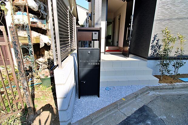 【宅配ボックス】戸建用の宅配ボックスを設置。通販でのお買い物などお荷物が届く予定があっても時間を気にせず外出できるので大変便利です。