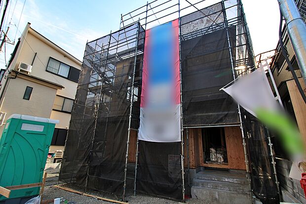 【現地外観写真】『１号棟』
住宅性能評価で耐震等級３（最高等級）を取得！お客様を守る大切な住宅だからこそ、第三者の検査を受けて安心して住んでいただける住宅をご案内させて頂きます。