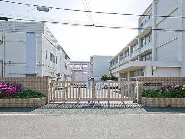 所沢市立南小学校（約604m）