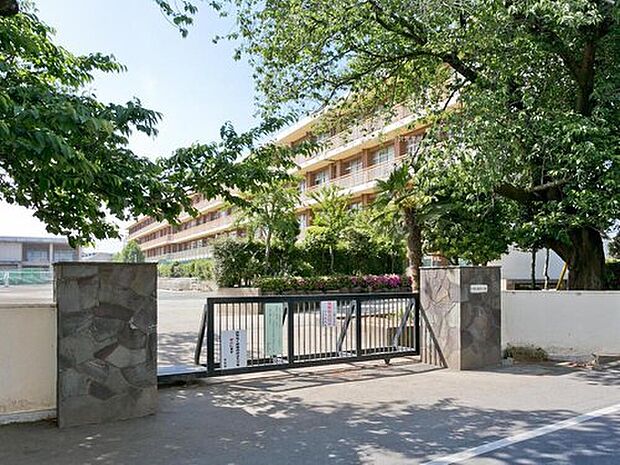 所沢市立南陵中学校（約560m）