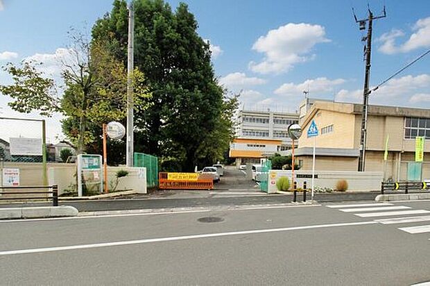 飯能市立双柳小学校（約720m）