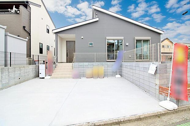 【現地外観写真】『１号棟』
住宅性能評価で耐震等級３（最高等級）を取得！お客様を守る大切な住宅だからこそ、第三者の検査を受けて安心して住んでいただける住宅をご案内させて頂きます。