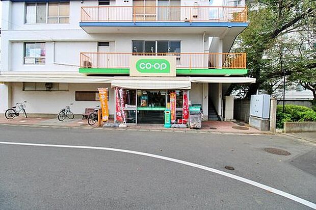 ライフソコラ所沢店（約948m）