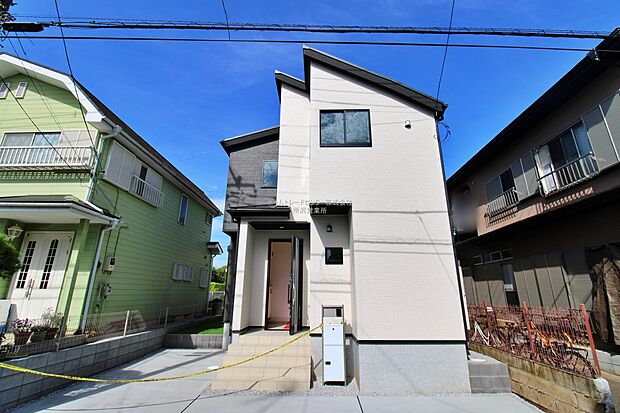 【現地外観写真】『１号棟』住宅性能評価で耐震等級３（最高等級）を取得！お客様を守る大切な住宅だからこそ、第三者の検査を受けて安心して住んでいただける住宅をご案内させて頂きます。