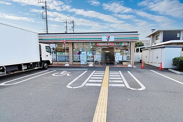 セブンイレブン所沢上安松店（約229m）