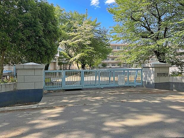 所沢市立美原小学校（約900m）