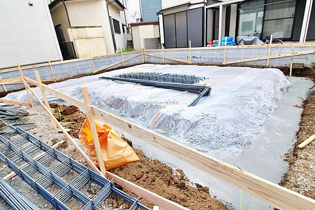 【現地外観写真】『１号棟』
住宅性能評価で耐震等級３（最高等級）を取得！お客様を守る大切な住宅だからこそ、第三者の検査を受けて安心して住んでいただける住宅をご案内させて頂きます。