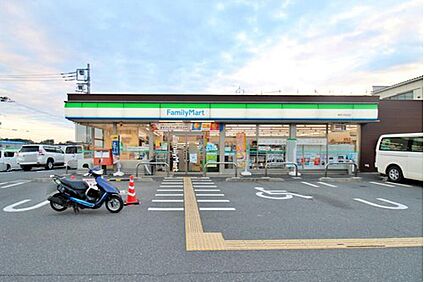 ファミリーマート東所沢和田店 489m(徒歩７分)