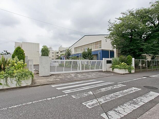 東村山市立東村山第三中学校(約856m)