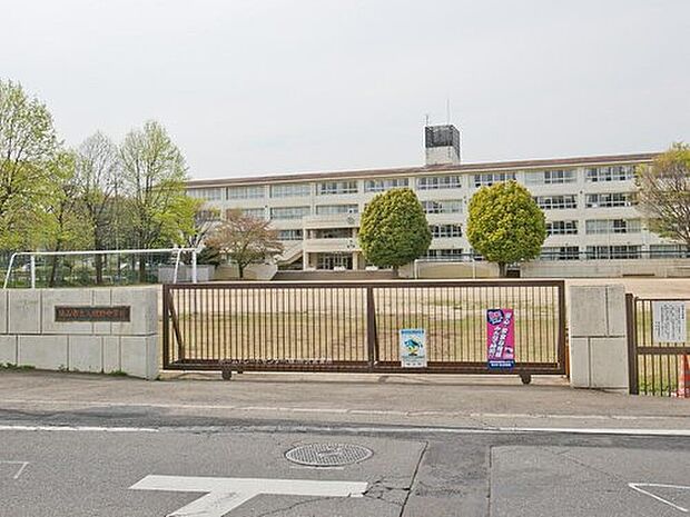 狭山市立入間野中学校(約500m)