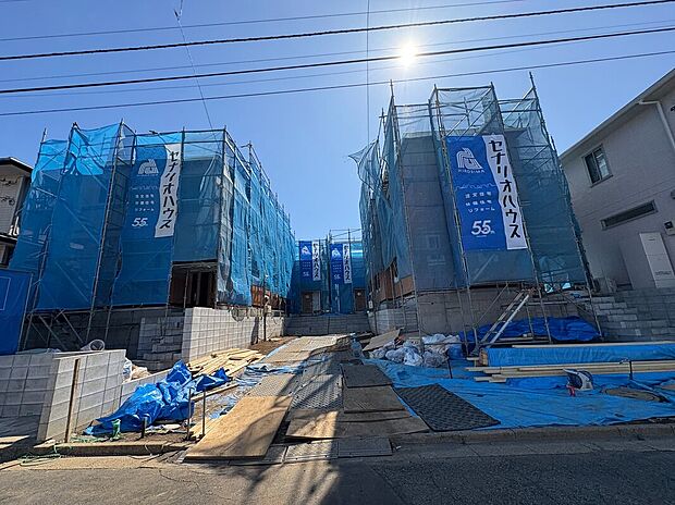 【現地外観写真】1階部分の大きさ等をご体感いただけるようになりました。
建築中の今をぜひご見学にお越しください。