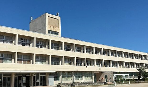 箕面市立豊川北小学校(約1,200m・徒歩15分)