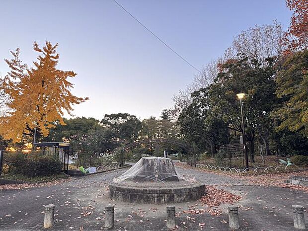 荒子公園(約1,300m・徒歩17分)