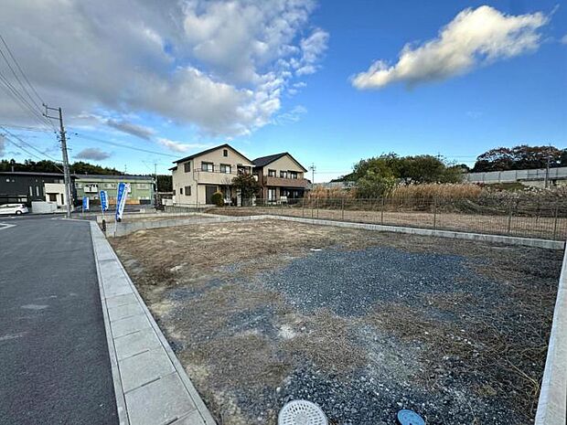 【【J号地】】敷地面積約40.8坪です。ご家族の人数、成長にあわせた参考プランご用意しています♪