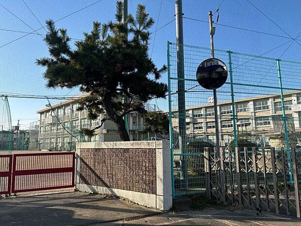 本荘小学校(約840m)