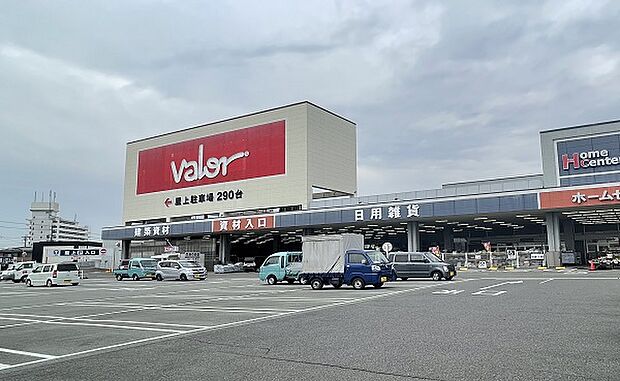 バロー 鈴鹿店まで車約7分