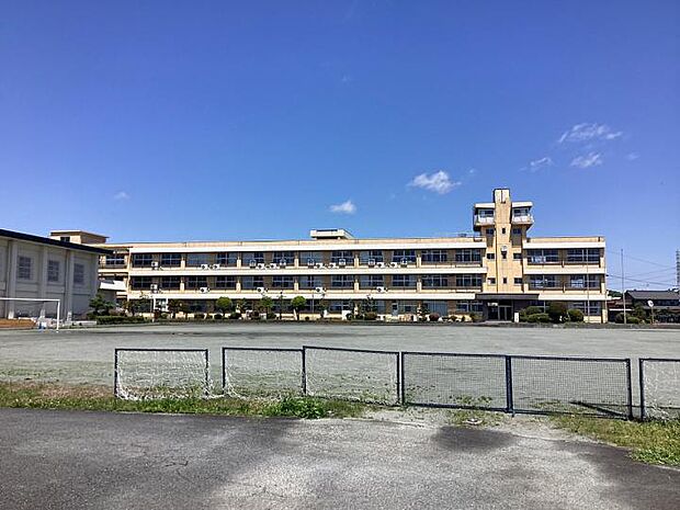 東員第一中学校（約1,300m・徒歩17分）