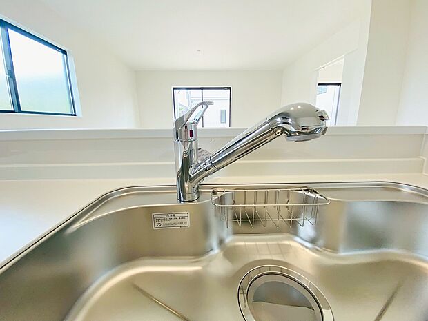 【浄水器付き水栓】蛇口をひねるとすぐにきれいなお水が使える蛇口一体型浄水器を設置