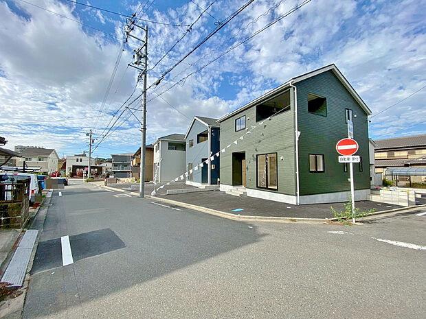 〇●前面道路(撮影2025年11月)●〇
堂々完成!即入居可!
アイデムホーム南店は緑区役所から徒歩2分!
水曜日も営業しております!