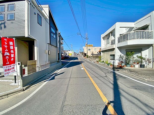 〇●前面道路(撮影2025年11月)●〇
堂々完成!即入居可!
アイデムホーム南店は緑区役所から徒歩2分!
水曜日も営業しております!