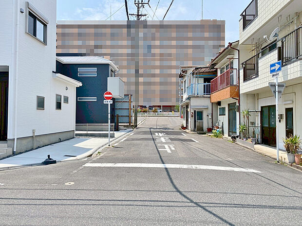 〇●前面道路(撮影2025年6月)●〇
堂々完成!即入居可!
アイデムホーム南店は緑区役所から徒歩2分!
水曜日も営業しております!