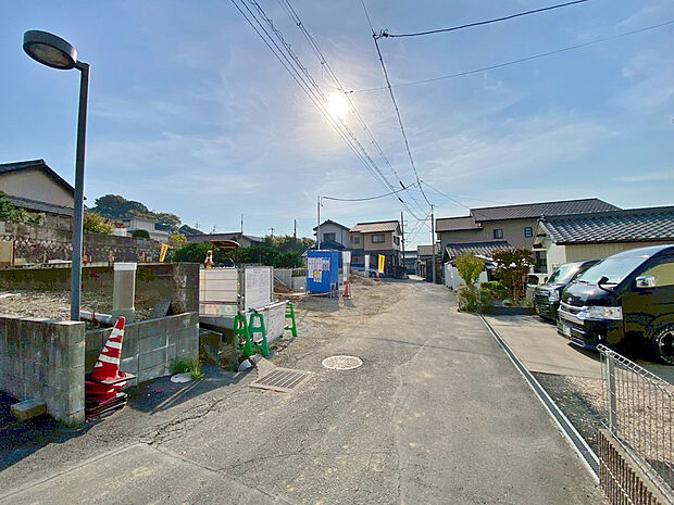 〇●前面道路(撮影2025年12月)●〇
モデル案内も承ります!
アイデムホーム南店は緑区役所から徒歩2分!
水曜日も営業しております!