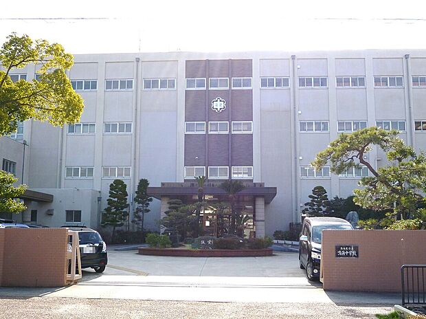 名古屋市立鳴海中学校(約320m)
