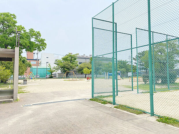 鳴尾公園(約351m)