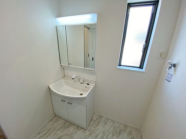 【洗面】暮らしを快適に変える、シャワー付き洗面化粧台♪